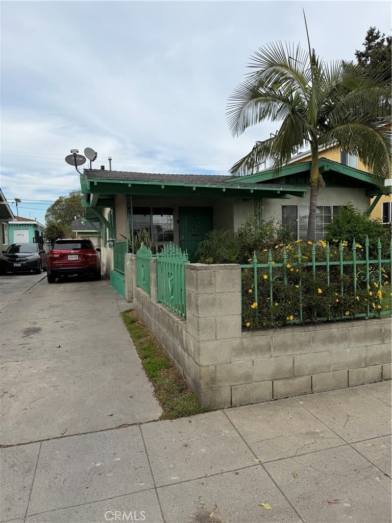 1445 W 58th