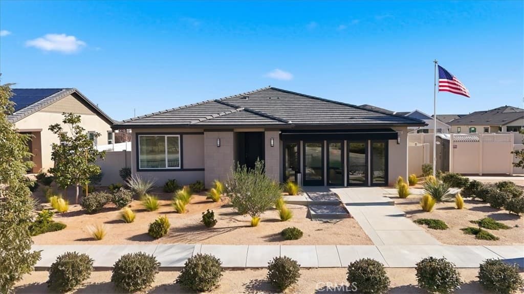 3223 E Avenue J-4