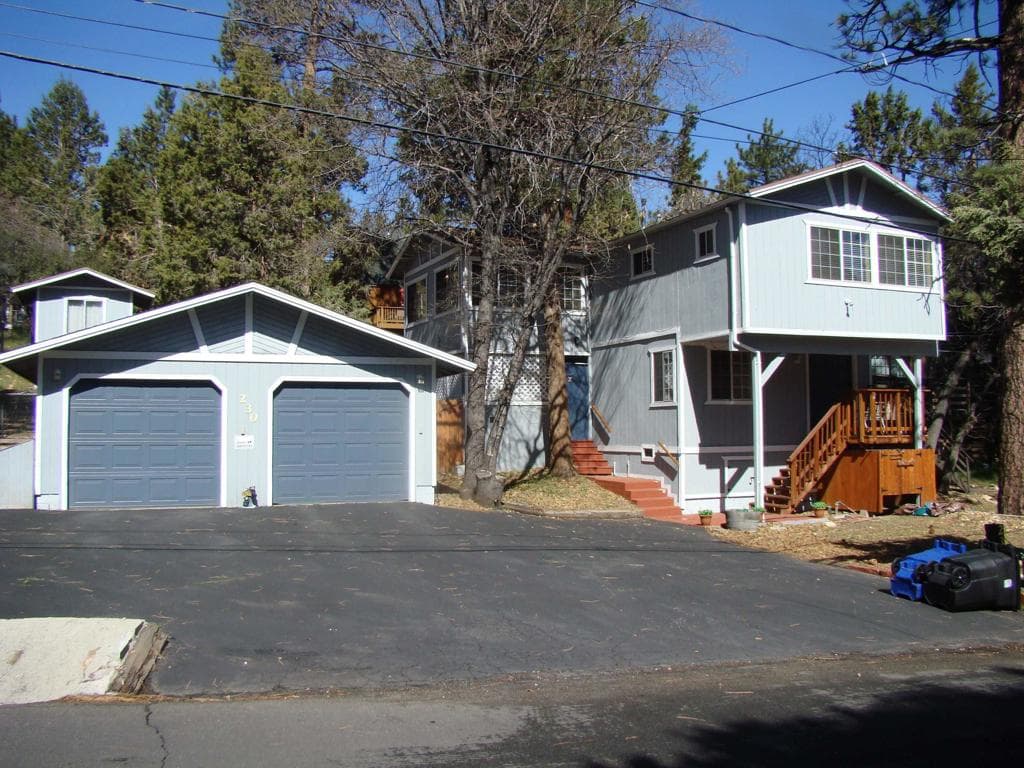 230 Vista Avenue