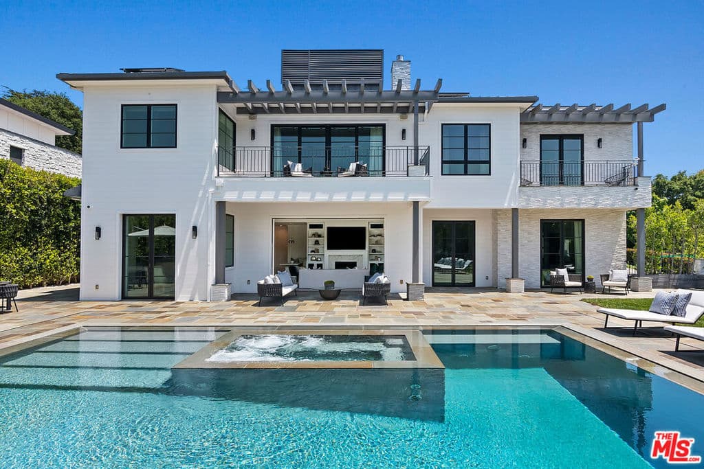 1545 Amalfi Drive