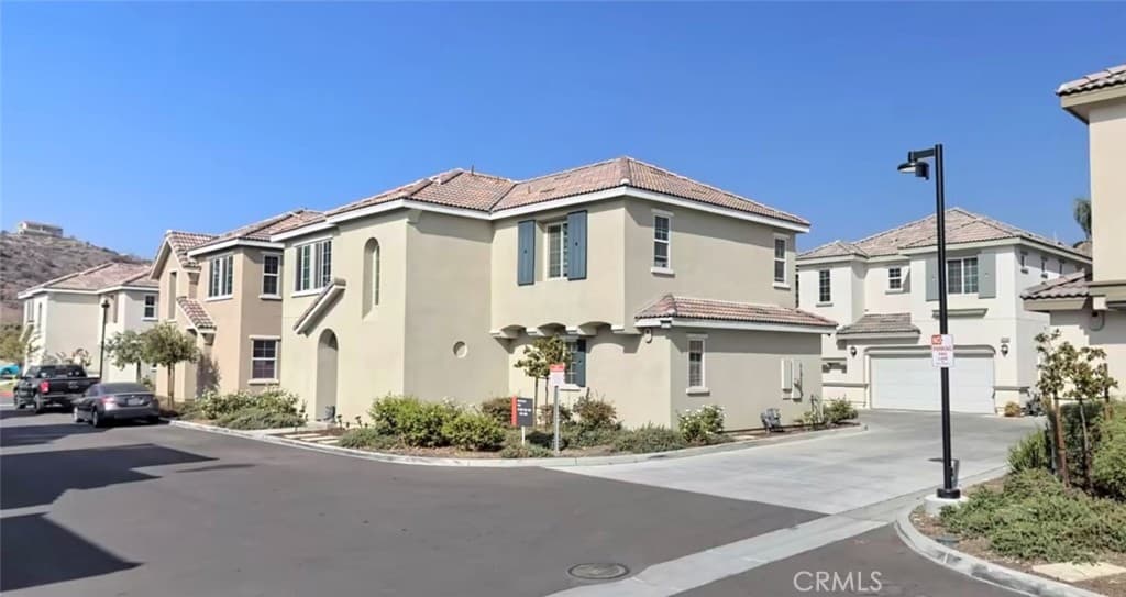 5370 N Alumni Lane