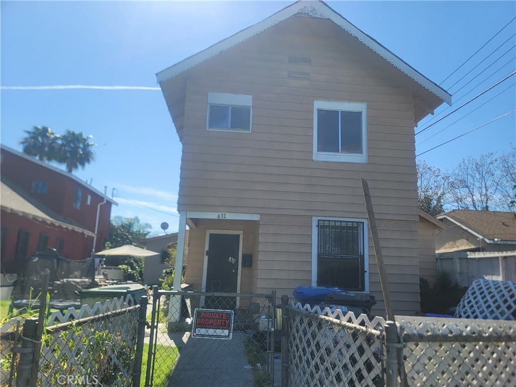 632 E 45th