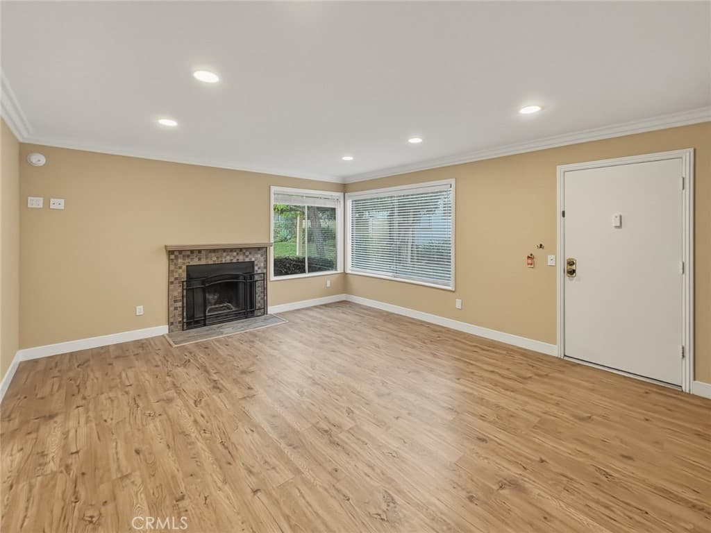 18408 Hatteras 19