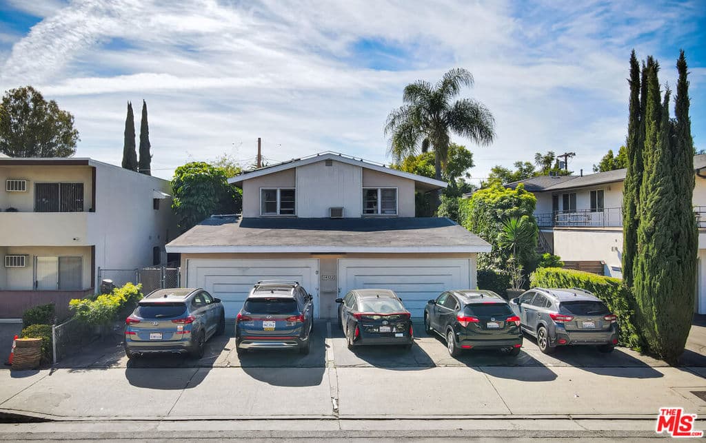 14722 Magnolia Boulevard