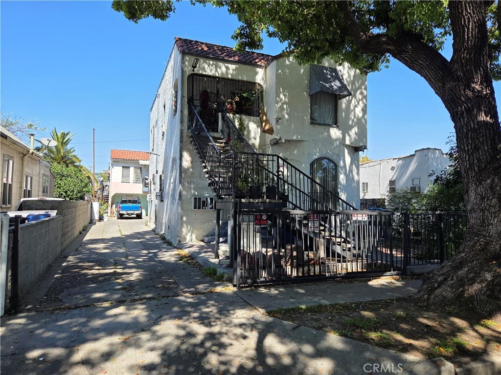 1423 E 52nd