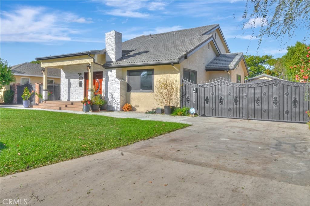 5339 E Greenmeadow