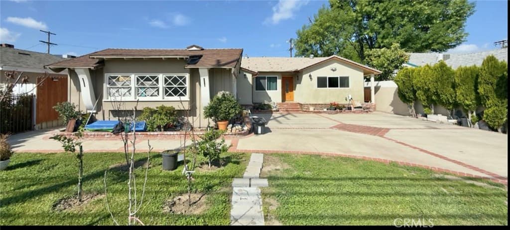 5921 Fallbrook Avenue