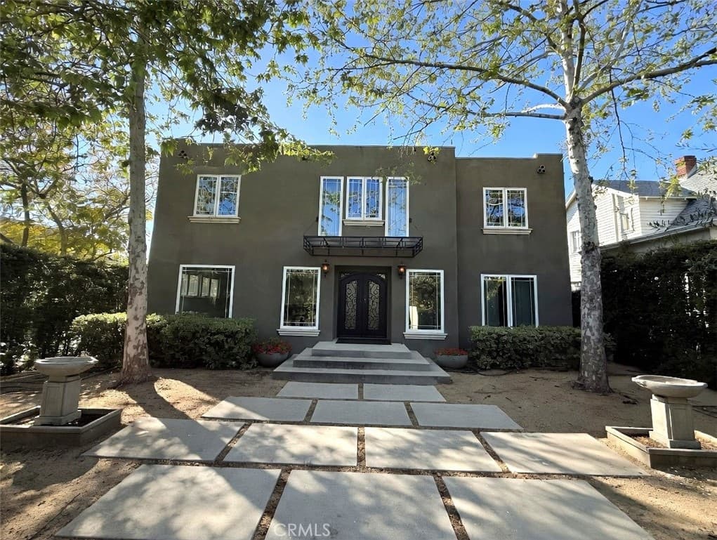 1901 N Catalina