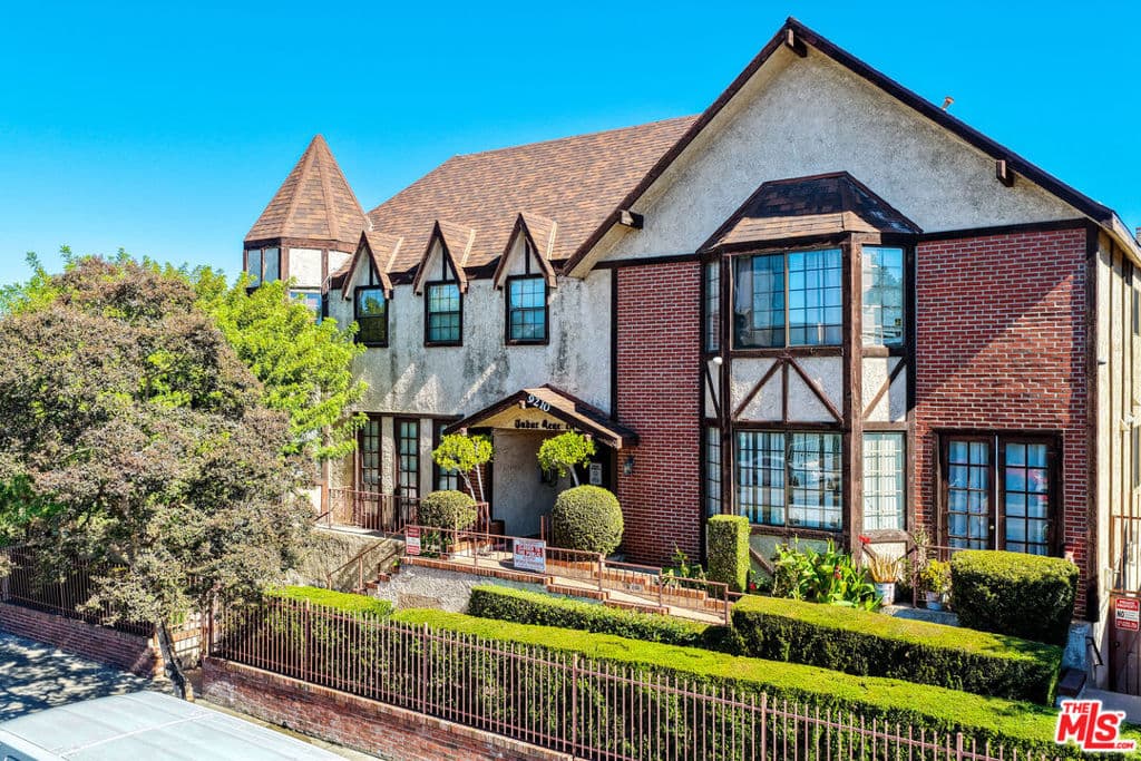9210 Van Nuys Boulevard 11