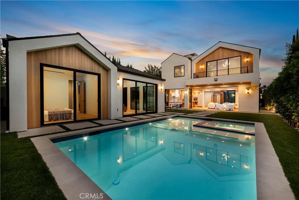 16749 Addison