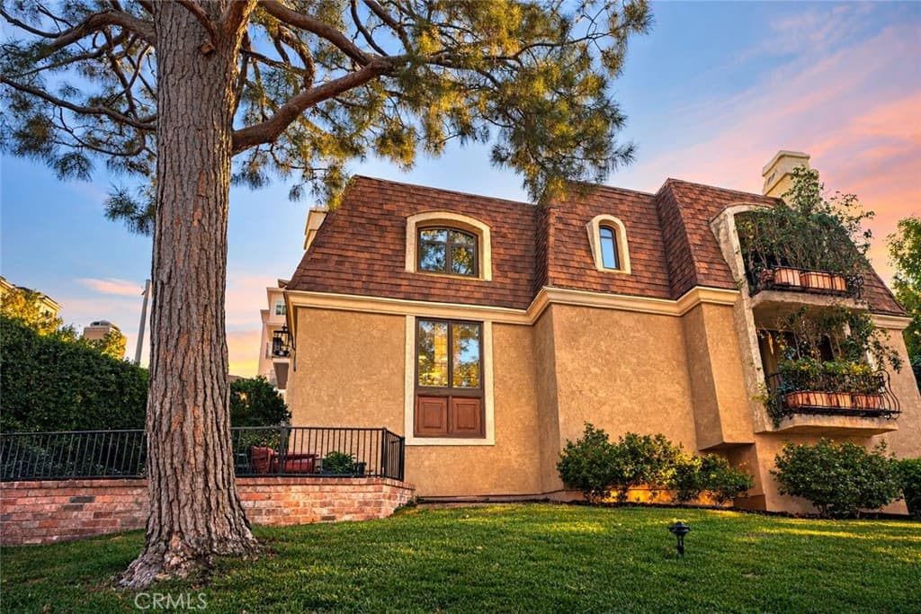 4370 W 8th