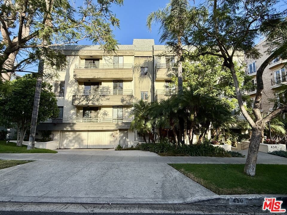 450 N Oakhurst Drive 304