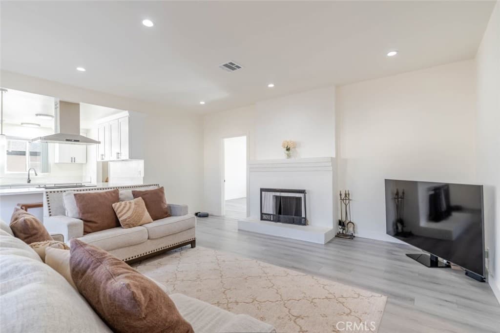 6216 Oak