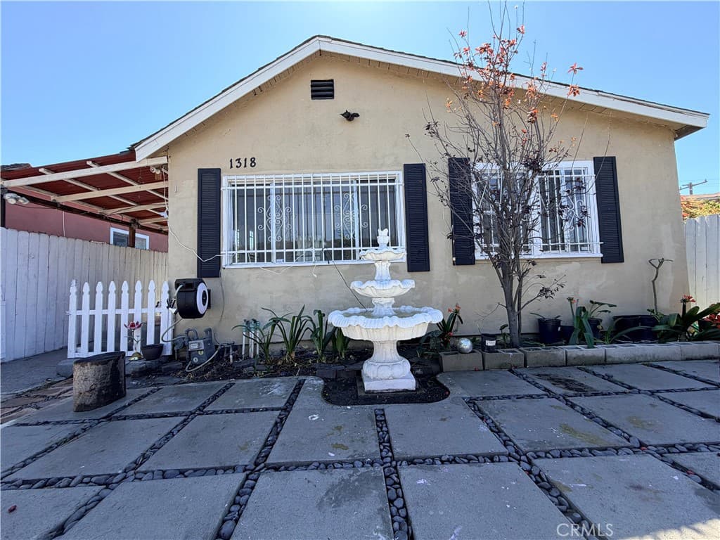1318 E 100th Street