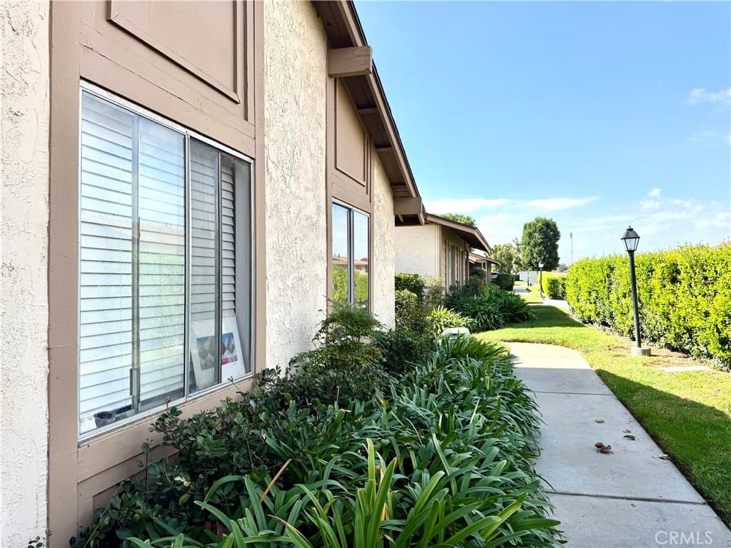 1437 Forest Glen