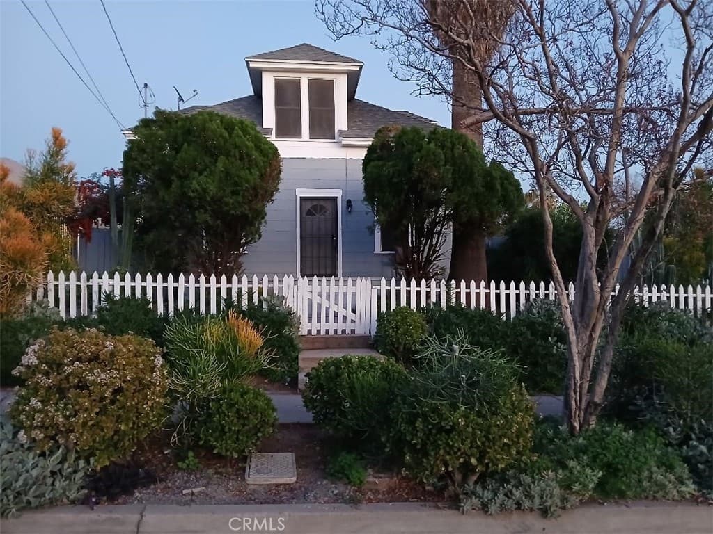 2111 Orange Street