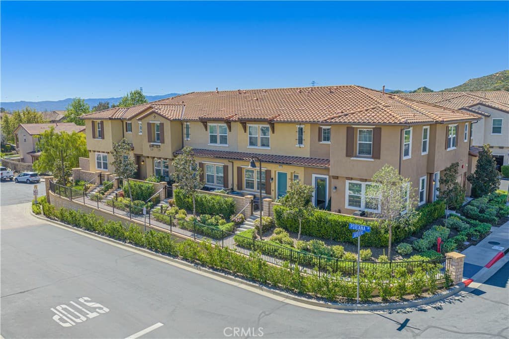 28706 Jardineras Dr