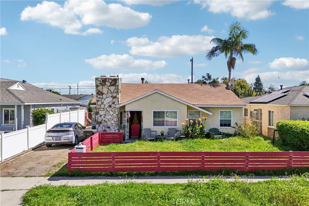 13932 Elmcroft
