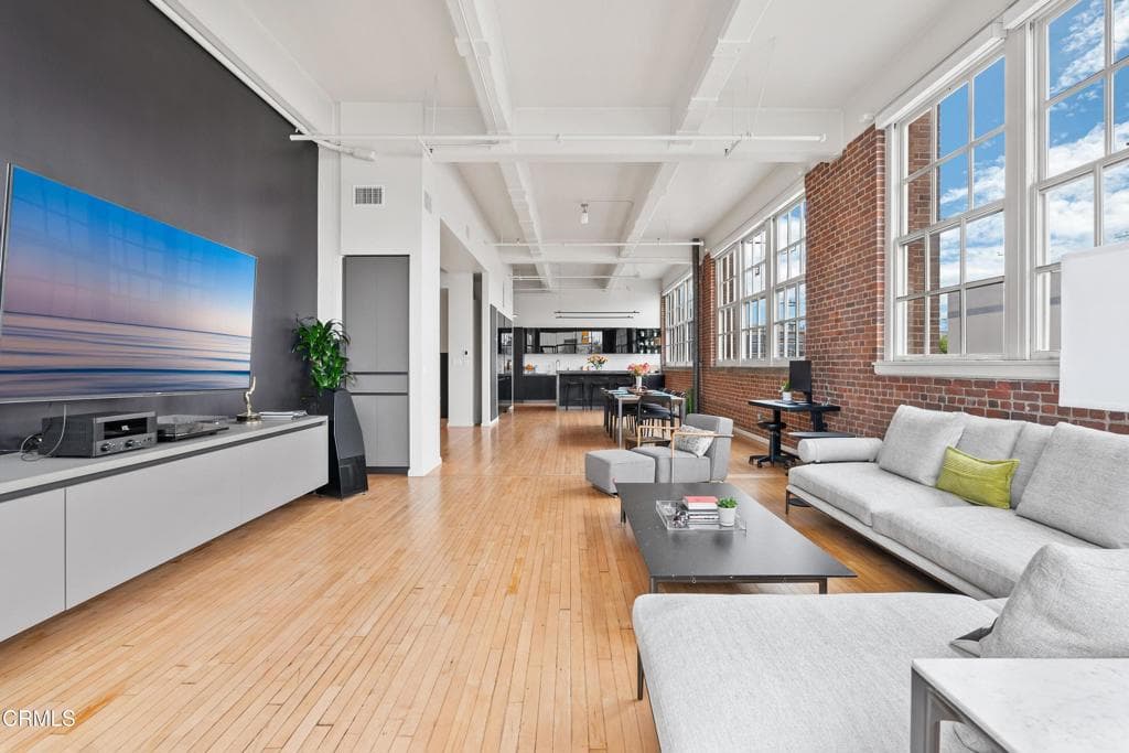 1850 Industrial Street 211