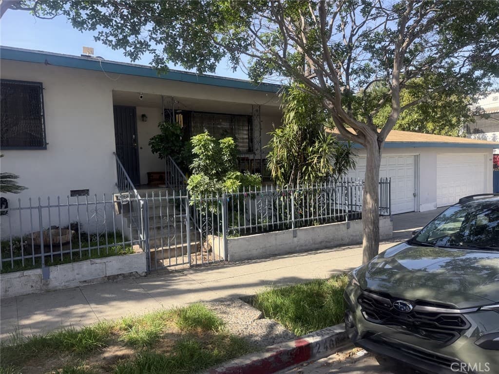 2468 W Avenue 32