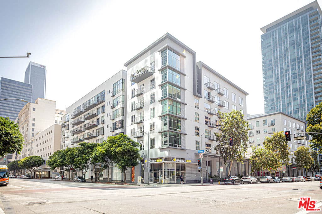 645 W 9th Street 628