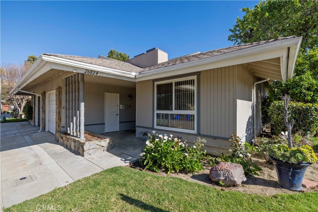 26824 Circle Of The Oaks