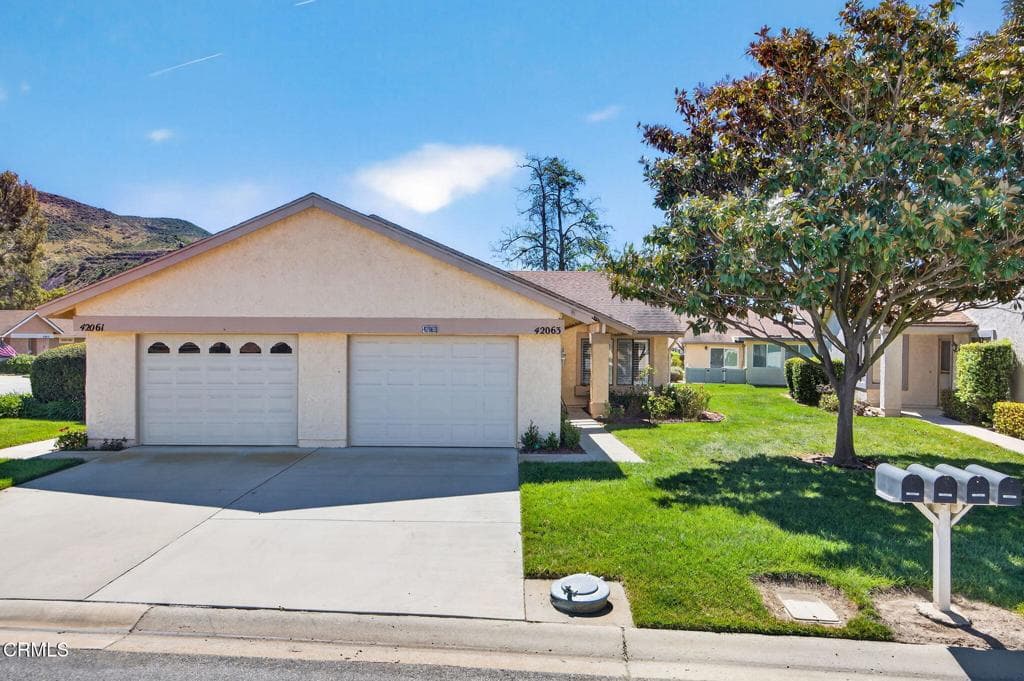 42063 Village 42