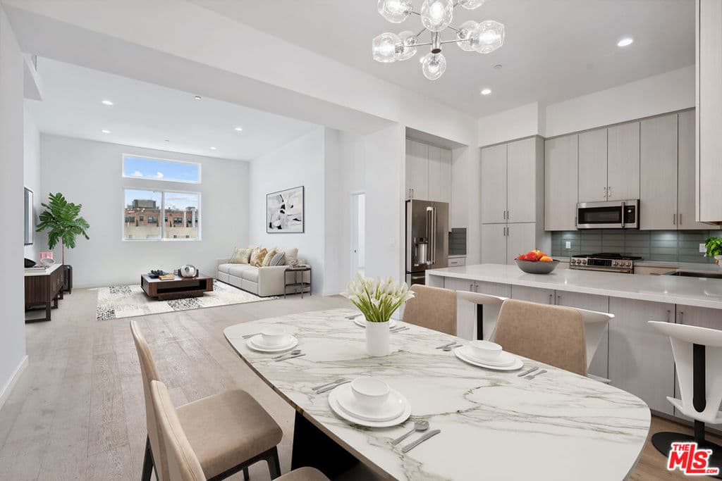 1746 Garfield Place 302