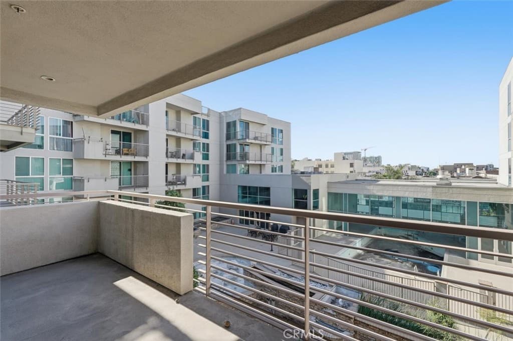 267 S San Pedro 315