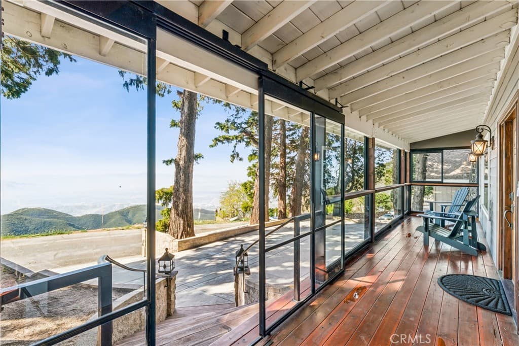 22988 Valley View