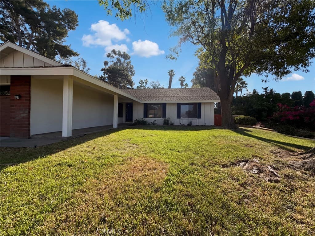 2785 Bonita Drive
