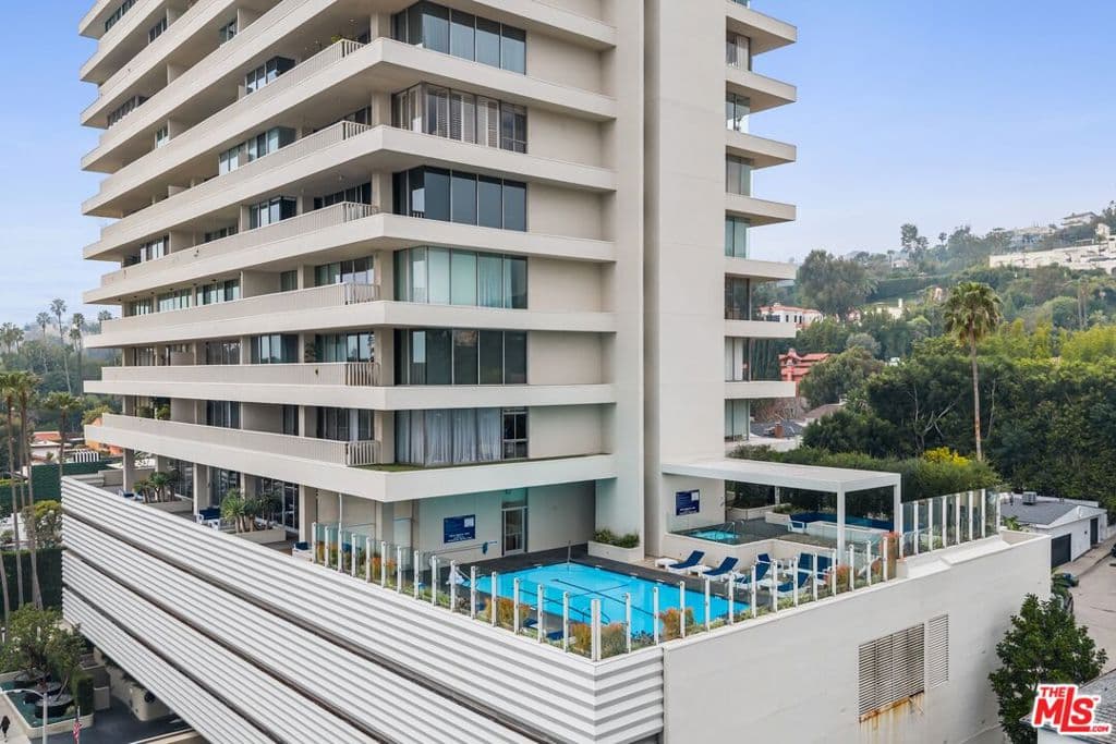 9255 Doheny Road 703