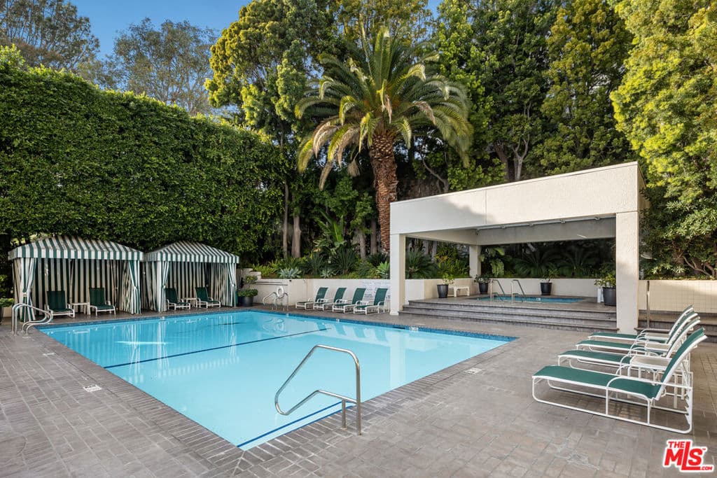 1131 Alta Loma Road 412