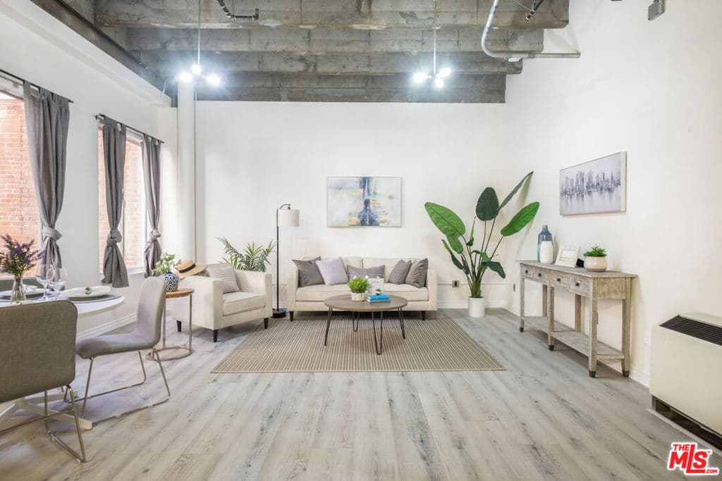 312 W 5th Street 606