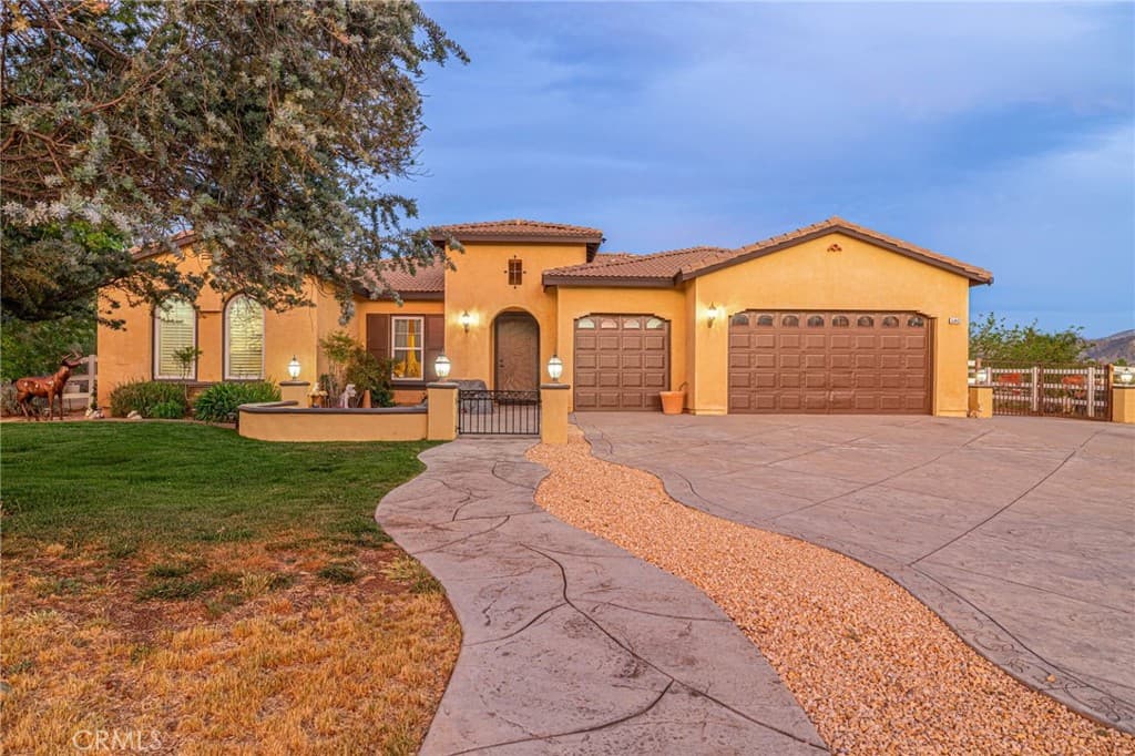 33442 Desert Road