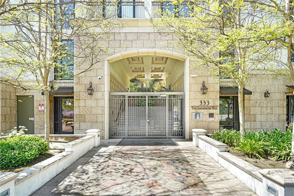 333 N Hill Avenue 203