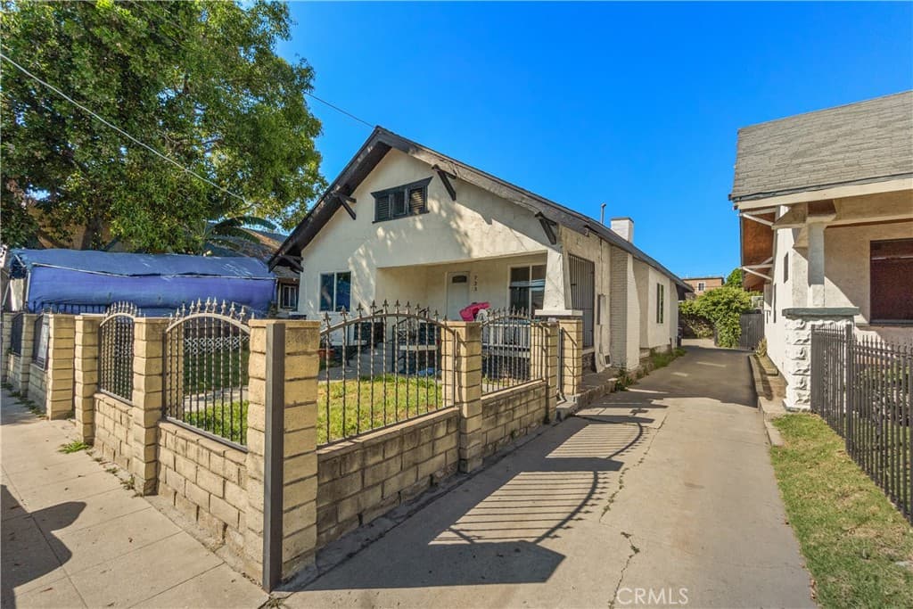 723 W 58th