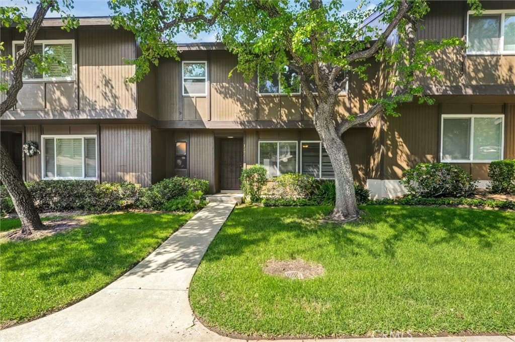 1282 Whisperglen