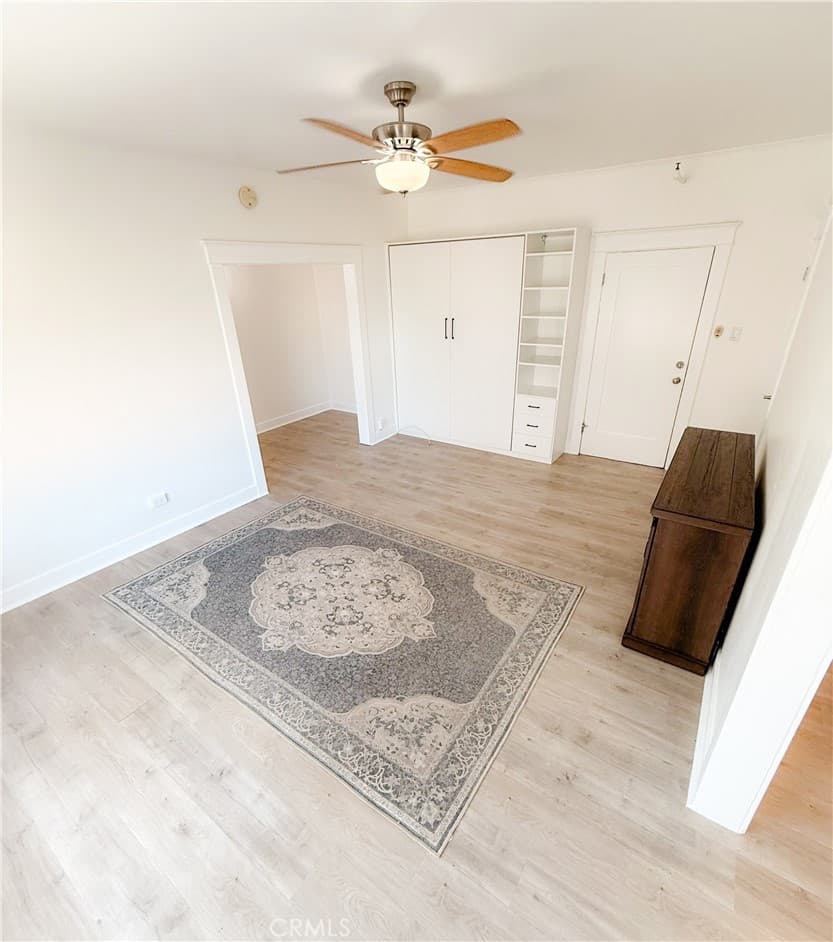 325 W 3rd 507