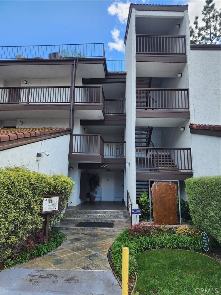 6275 Canoga Avenue 73