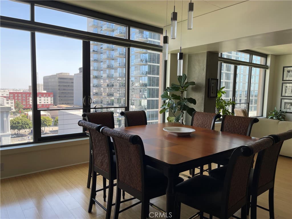 1111 S Grand 1015