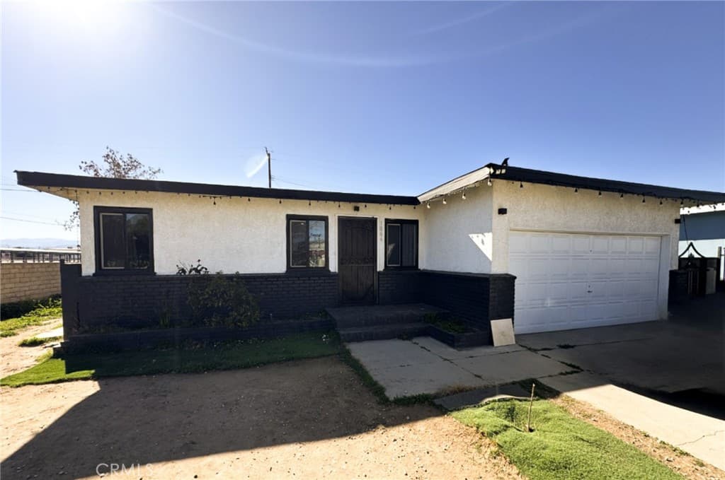 1866 E Avenue Q11