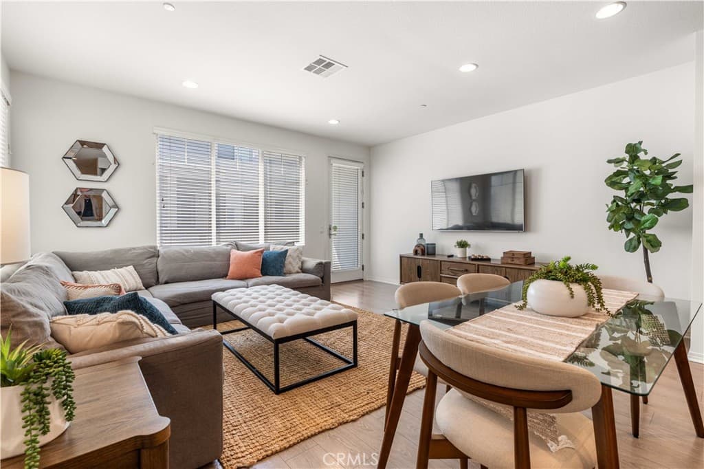 5560 Boardwalk 105