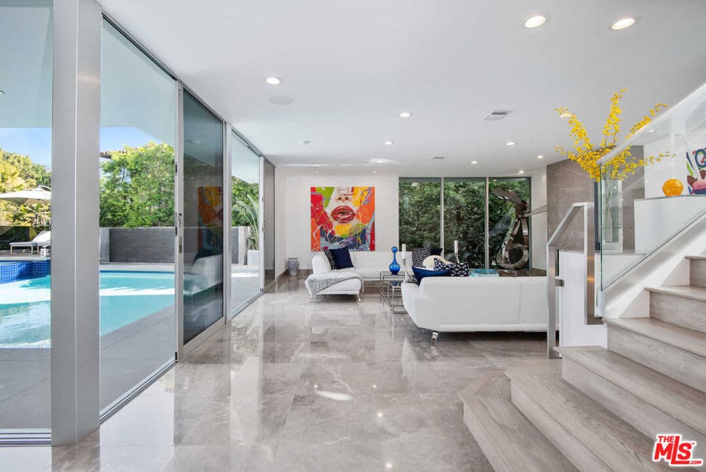 1250 Angelo Drive