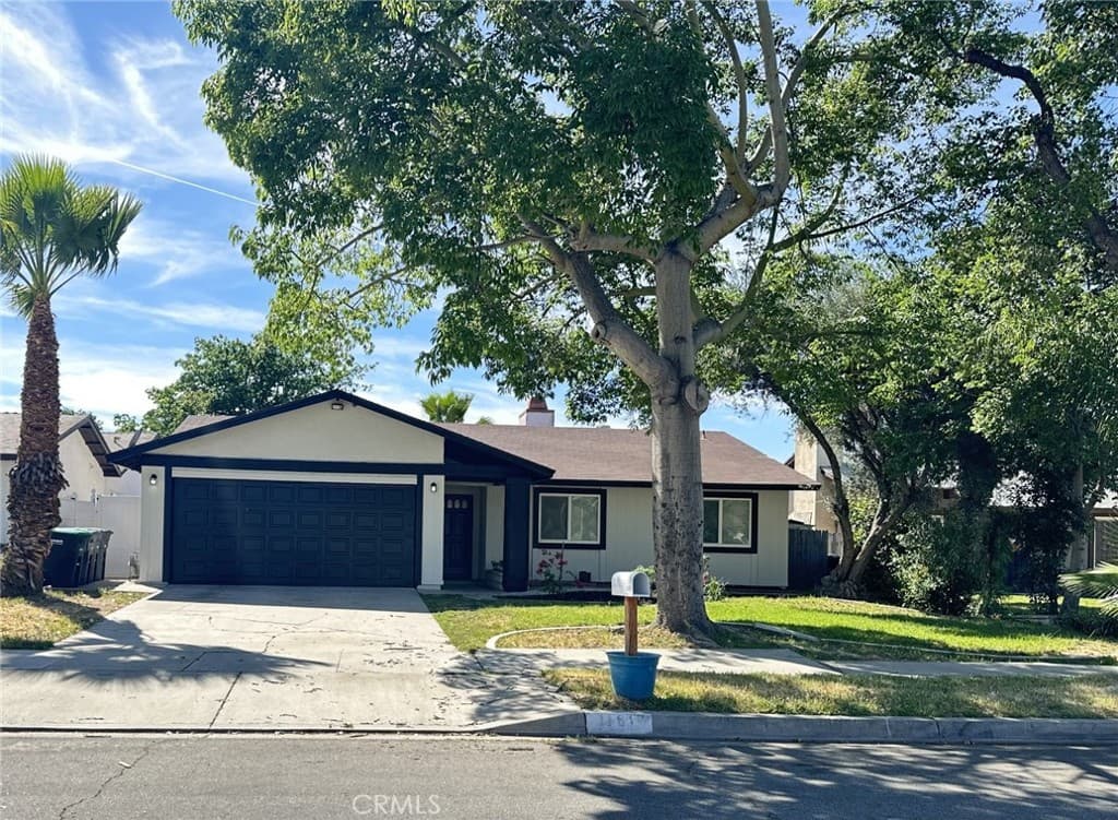 1161 BLUE RIDGE Lane