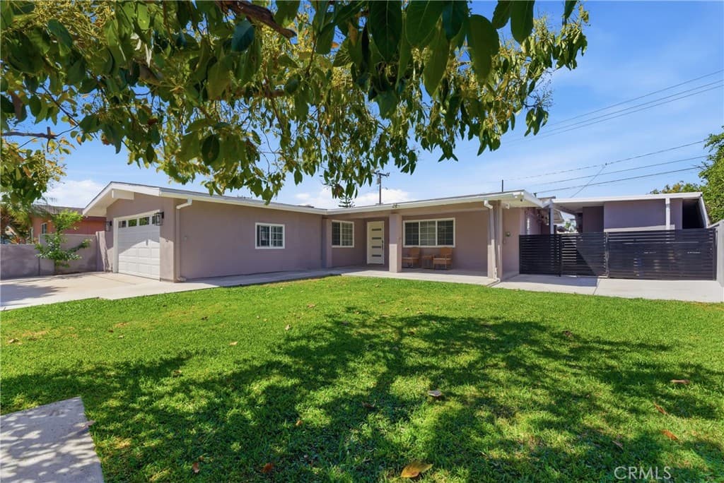 8531 Vicki Dr