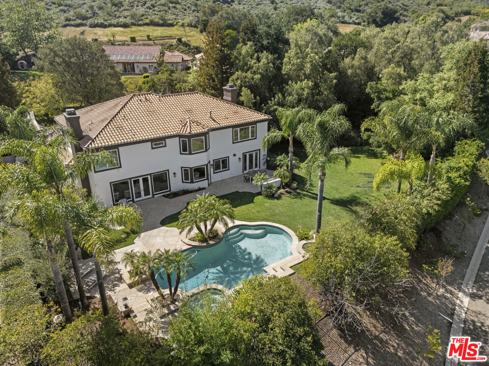 3909 Cresthaven Drive