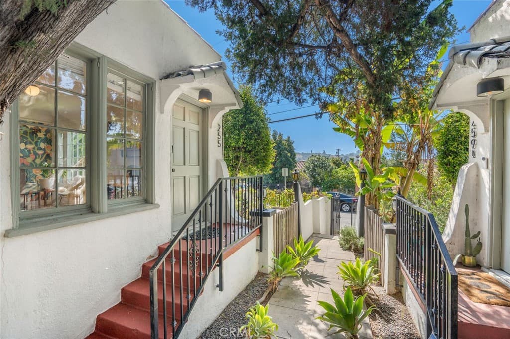 255 Isabel Street