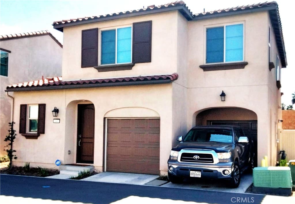 1441 E Laurelwood