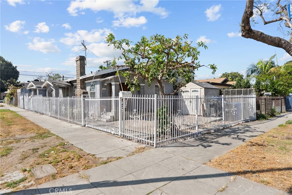 1500 W 59th Place
